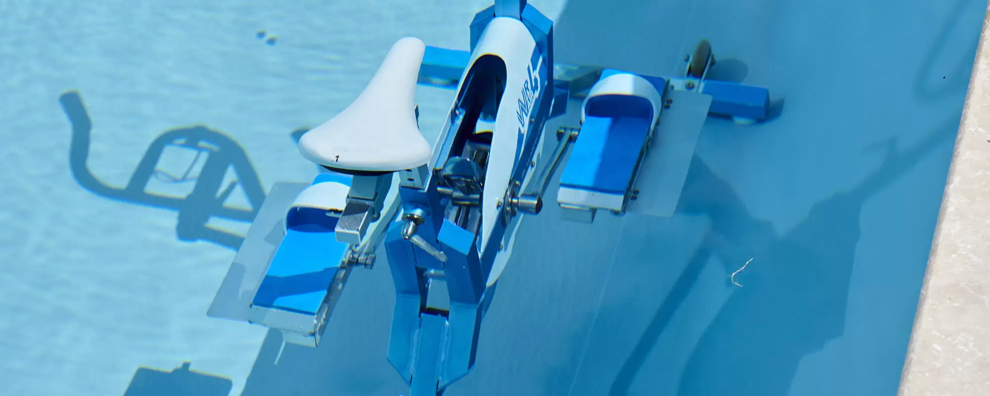 Espace vert et piscine Soldes Boutique -Espace vert et piscine Soldes Boutique aquabike sportif piscine exterieure henocque piscines spas 2000x800 1